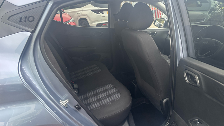 Hyundai i10 1.2 MPi Premium 5dr Auto Petrol Hatchback